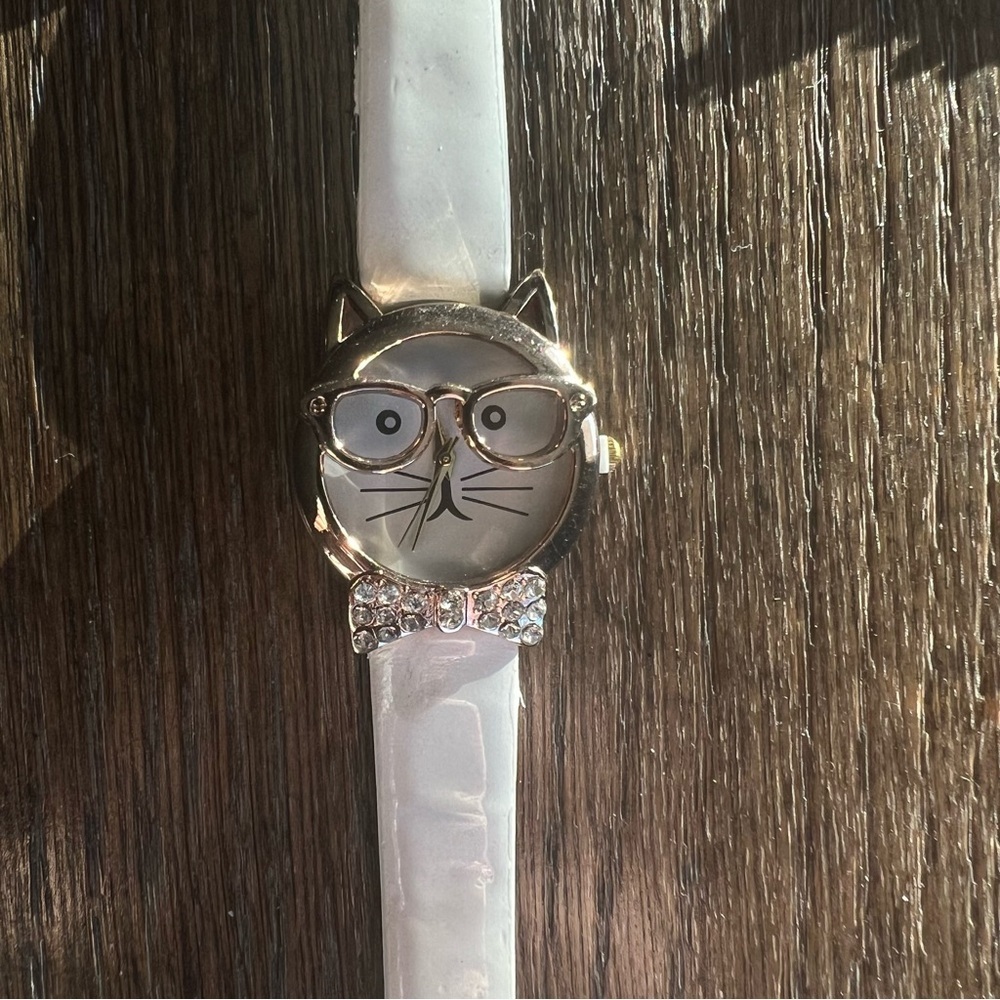 Cute Cat Watch with rhinestones and glasses. Functional - Picture 15 of 16